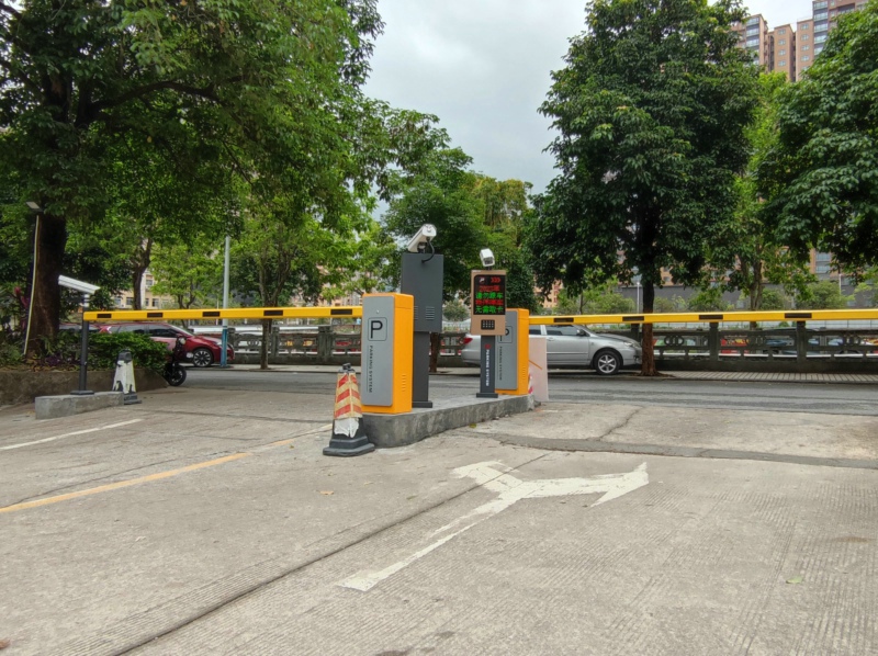 ?銳方達(dá)3進3出車牌識別系統(tǒng)落戶廣東陽江金大象花園酒店